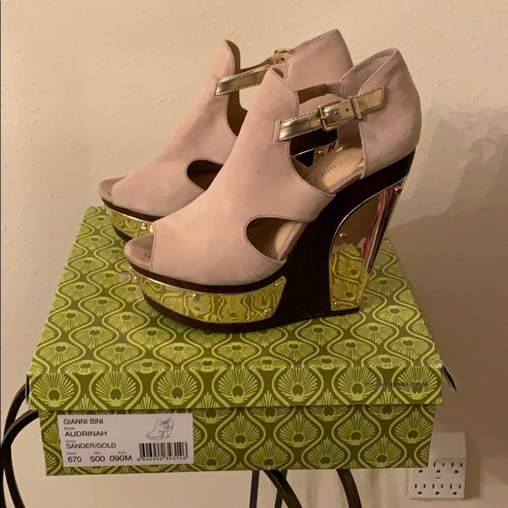 Gianni Bini Wedges 👠